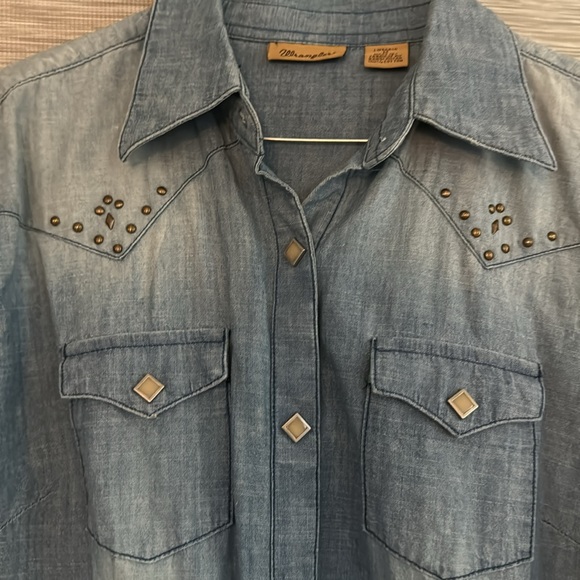 Wrangler denim button down shirt - Picture 4 of 4